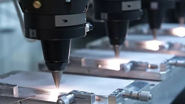 玻璃切割打孔機(jī)-全自動(dòng)化生產(chǎn) 玻璃切割打孔機(jī)-全自動(dòng)化生產(chǎn)