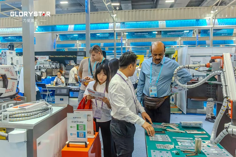 秋季廣交會現(xiàn)場首日流量爆滿!力星激光科技盛宴攬獲海內(nèi)外友人一致好評! 秋季廣交會現(xiàn)場首日流量爆滿!力星激光科技盛宴攬獲海內(nèi)外友人一致好評!