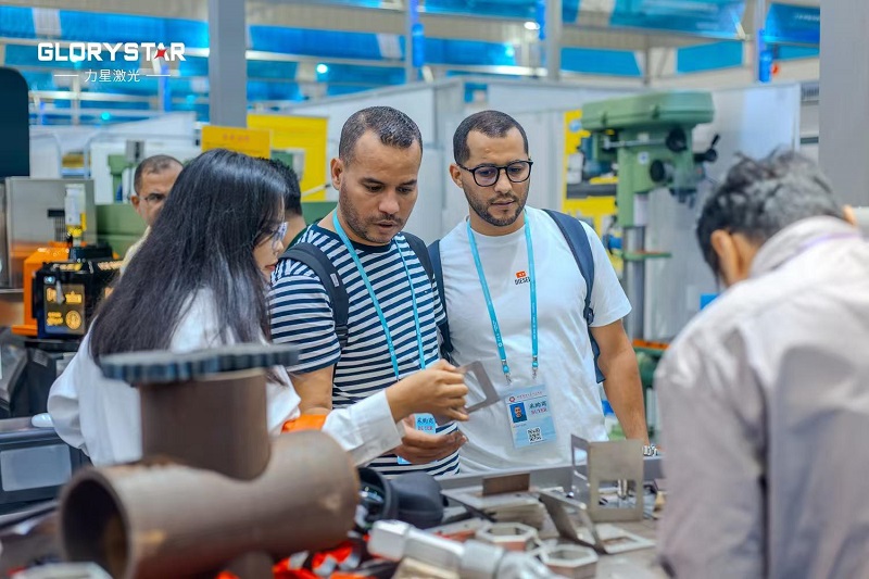 秋季廣交會現(xiàn)場首日流量爆滿!力星激光科技盛宴攬獲海內(nèi)外友人一致好評! 秋季廣交會現(xiàn)場首日流量爆滿!力星激光科技盛宴攬獲海內(nèi)外友人一致好評!